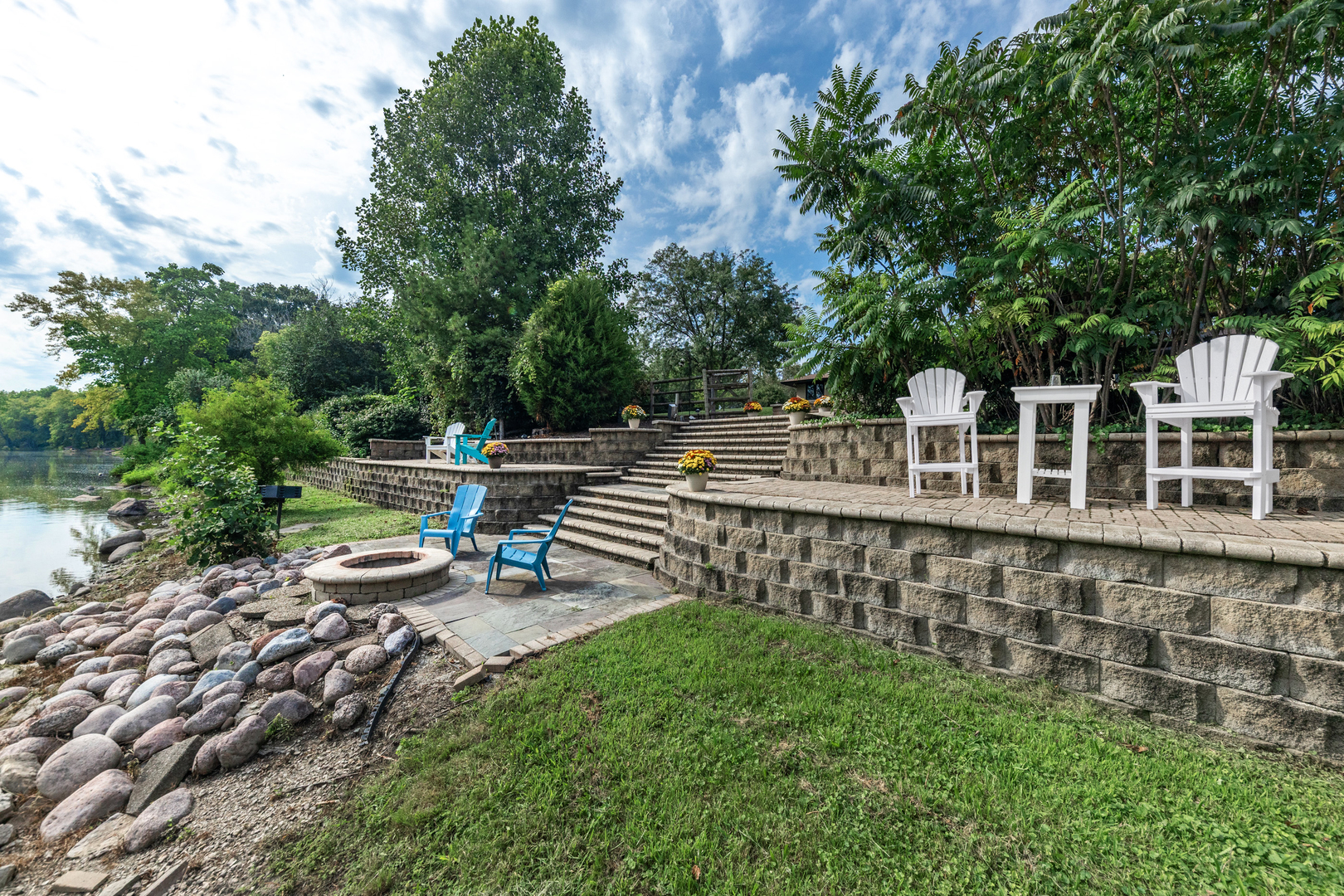 88 Riverwood Drive