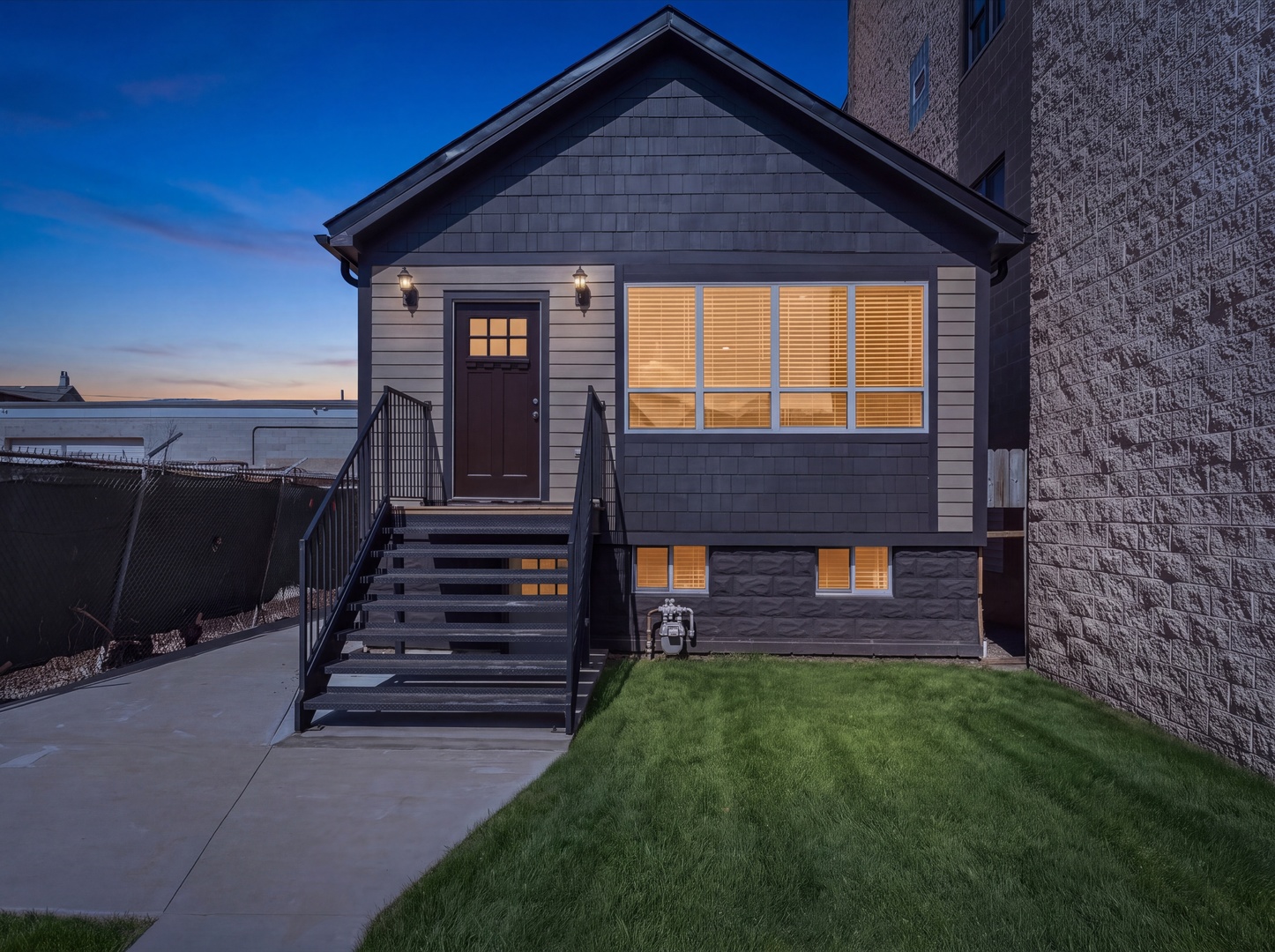 638 W 47th Street
