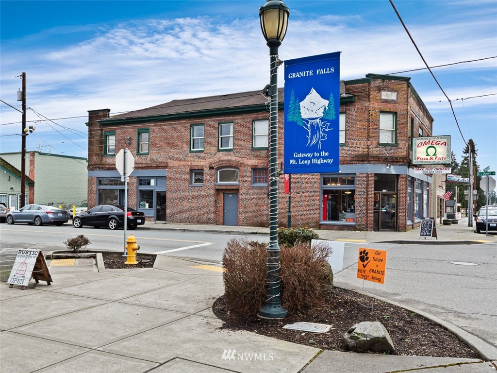 221 N Kentucky Avenue