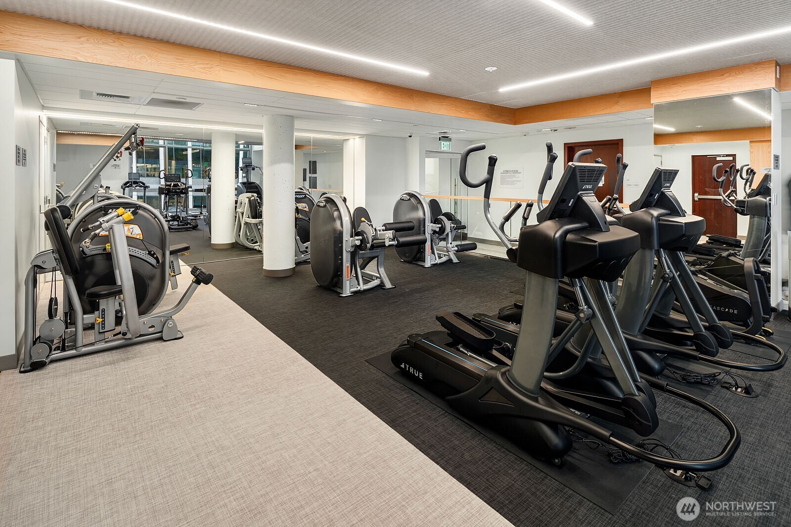 500 106th Avenue NE Unit: 1009