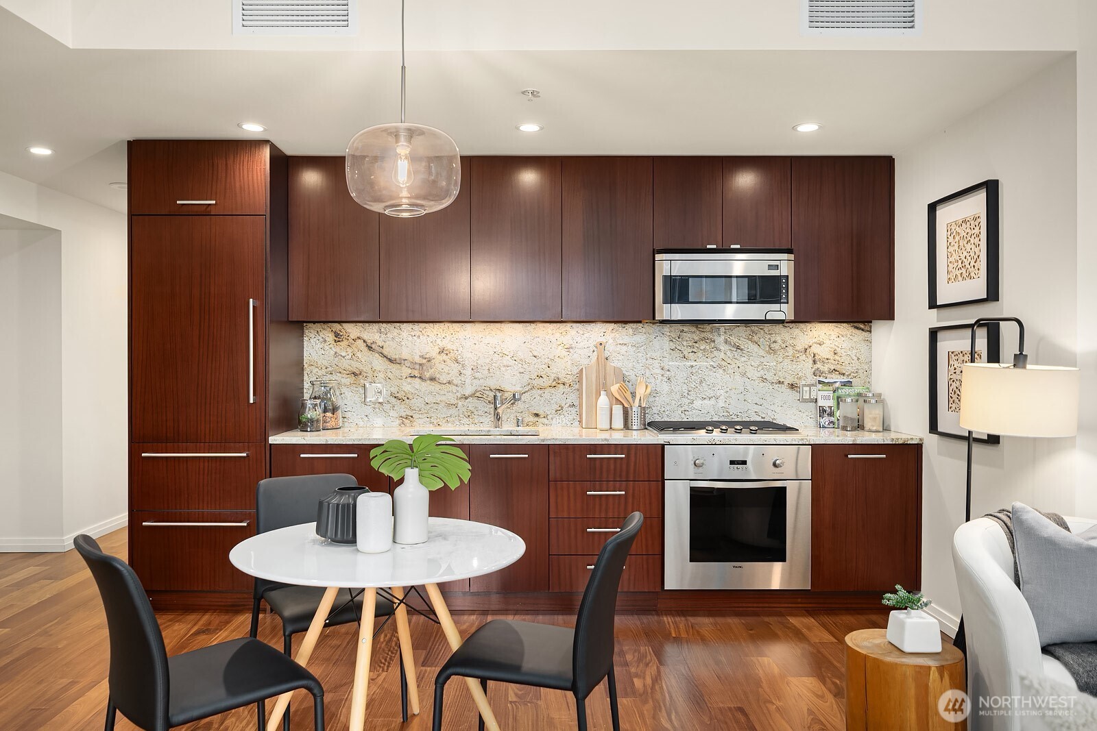 500 106th Avenue NE Unit: 1009