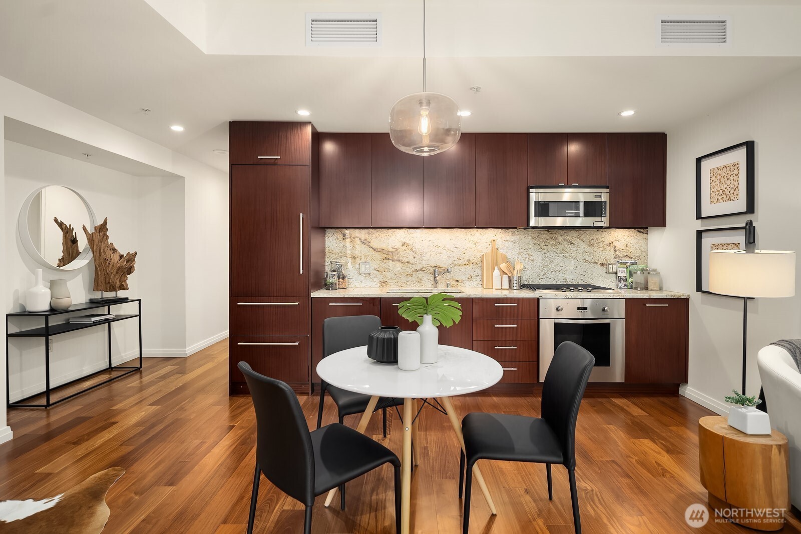 500 106th Avenue NE Unit: 1009