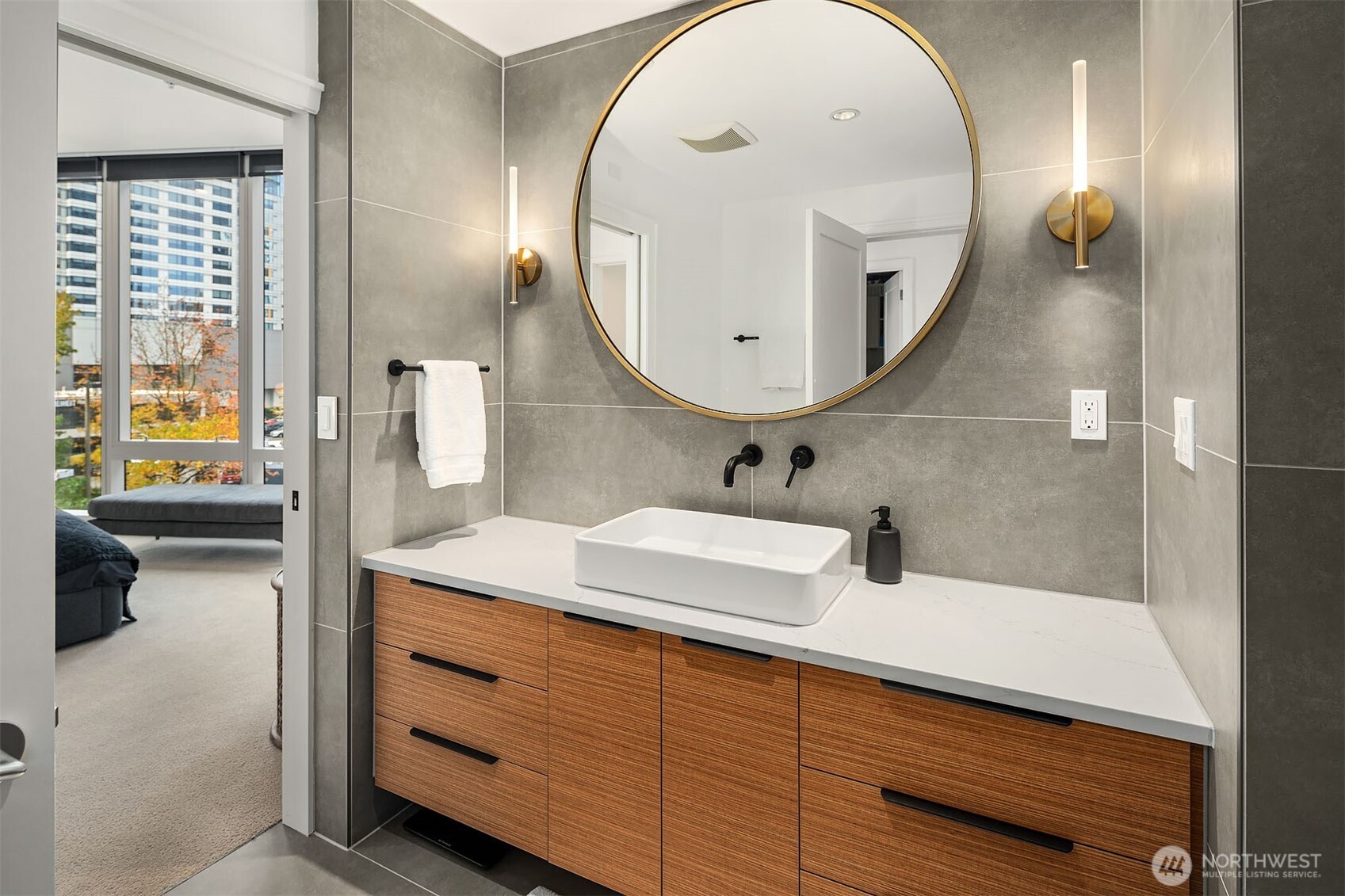 500 106th Avenue NE Unit: 501