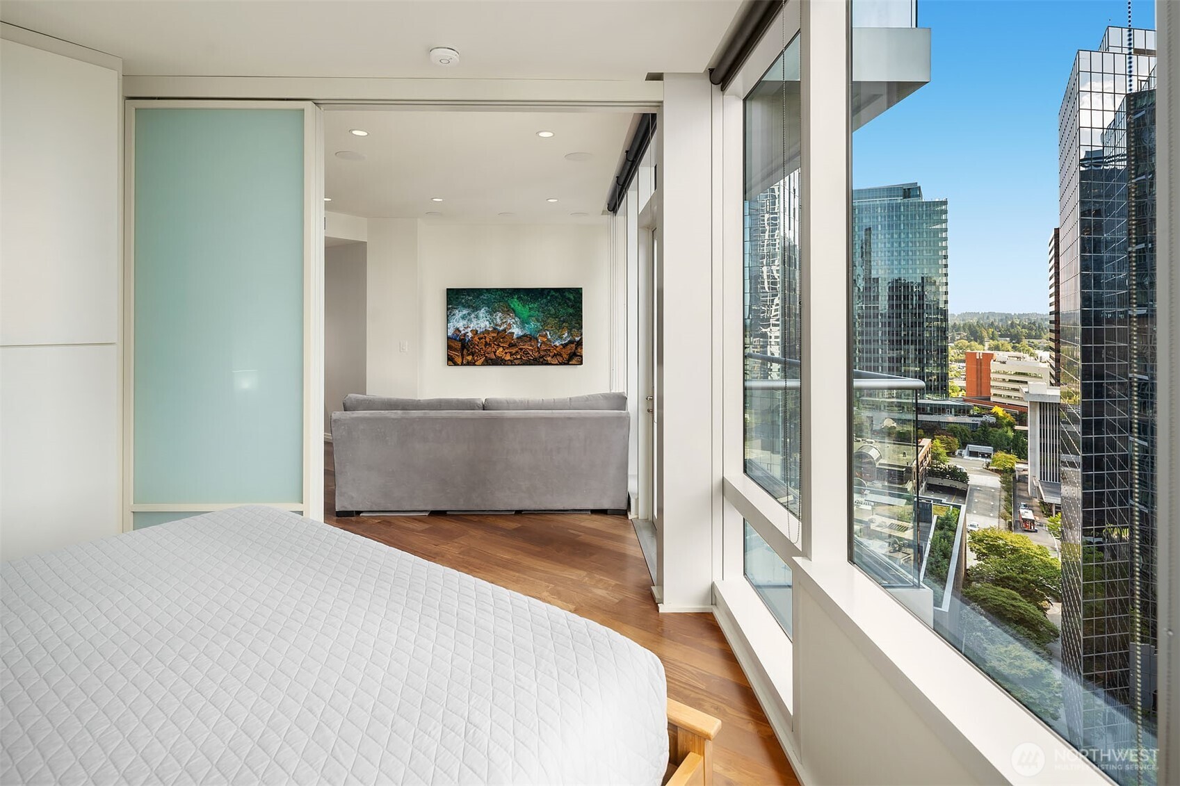 500 106th Avenue NE Unit: 2009