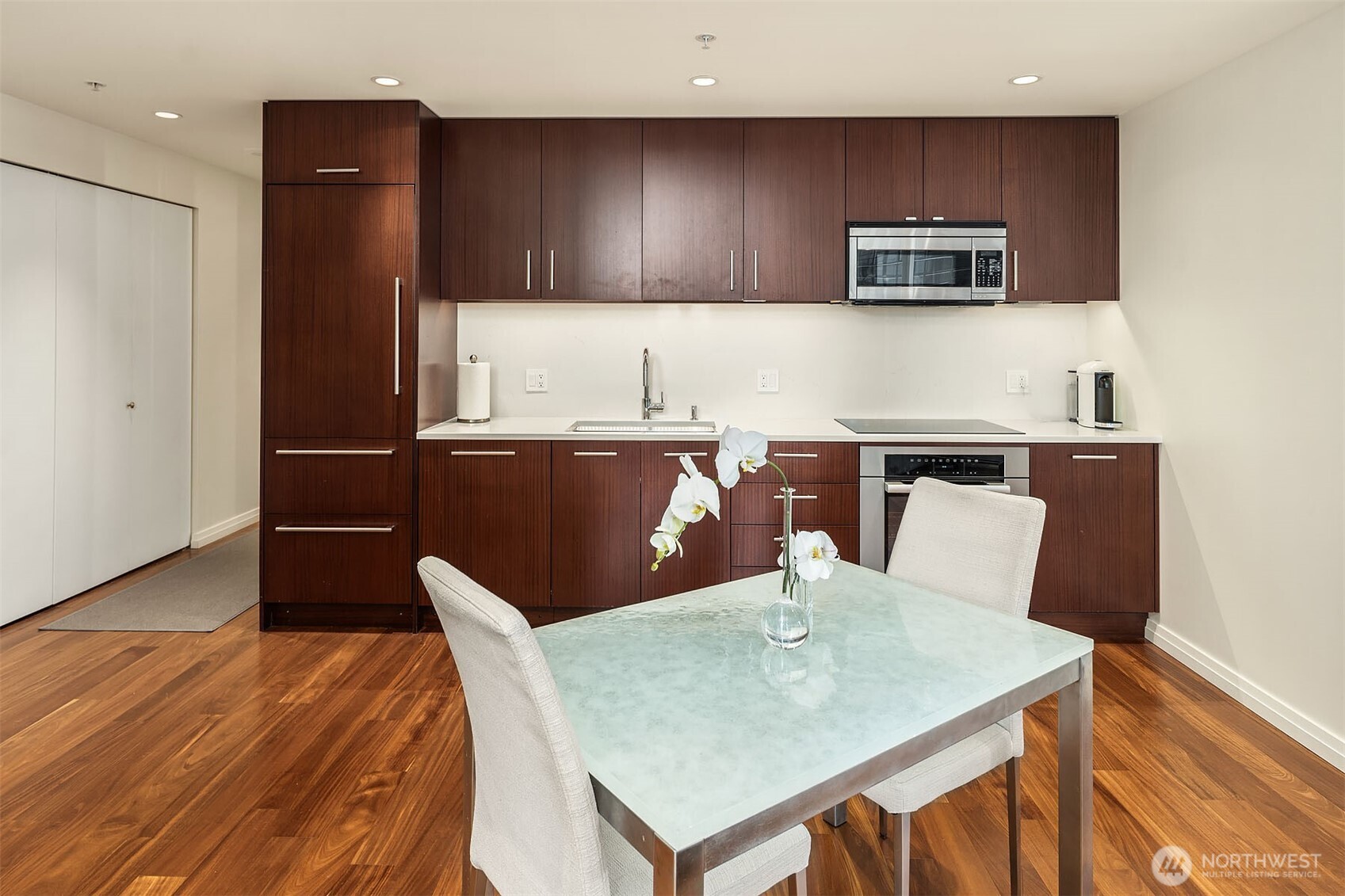 500 106th Avenue NE Unit: 2009