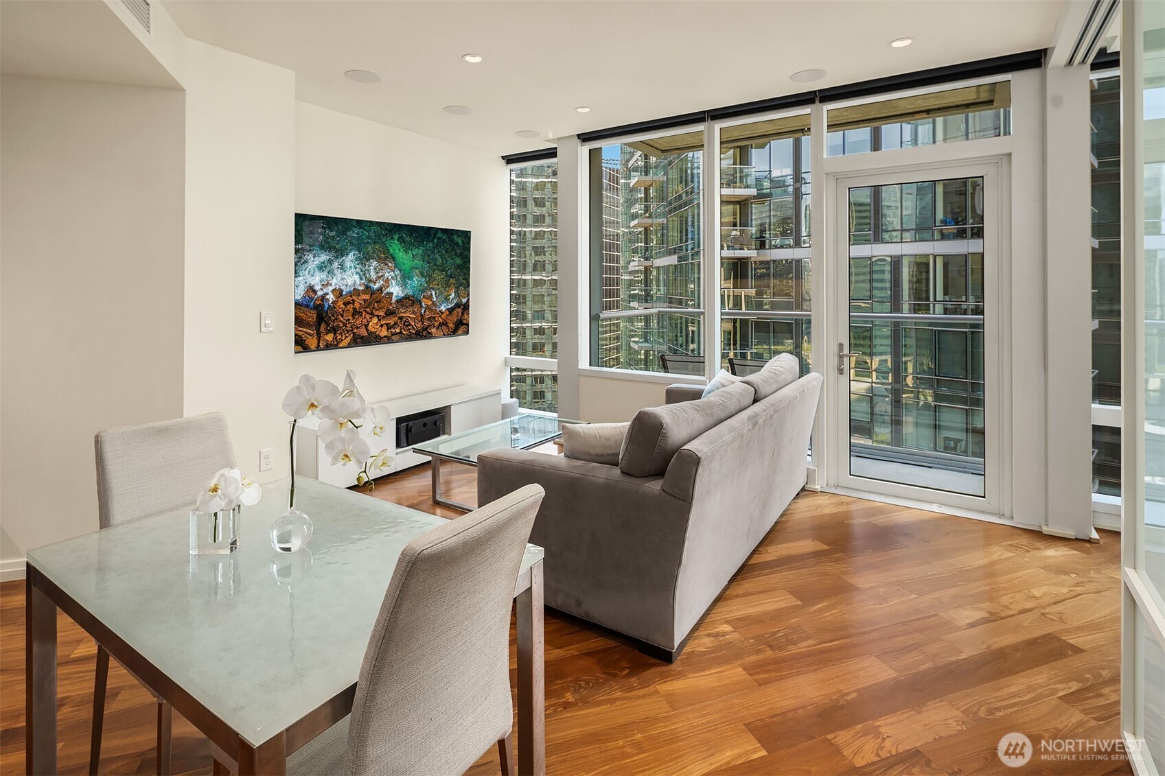 500 106th Avenue NE Unit: 2009