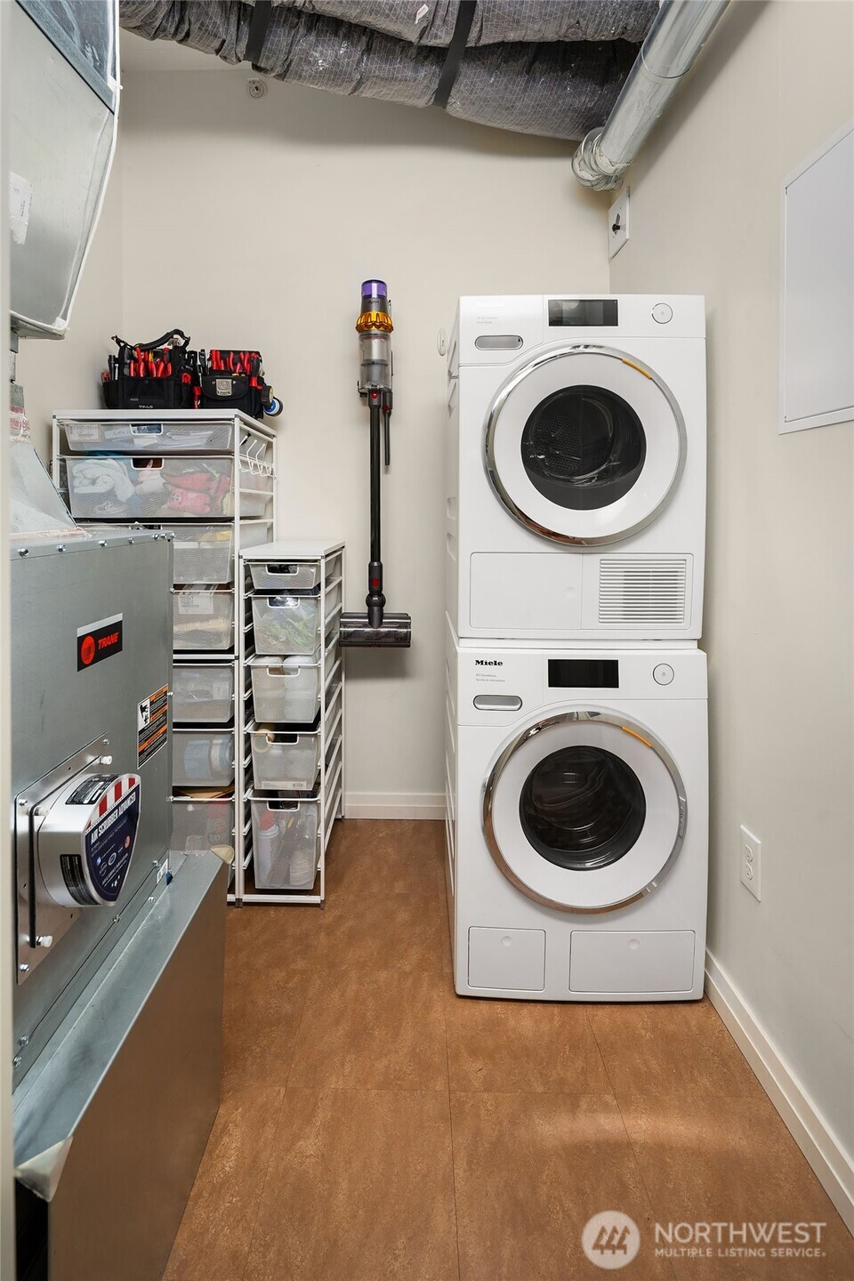 500 106th Avenue NE Unit: 2009