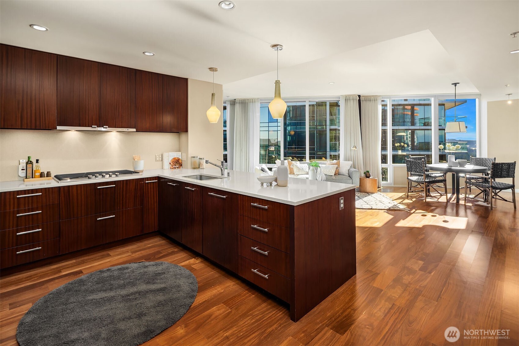 500 106th Avenue NE Unit: 3709