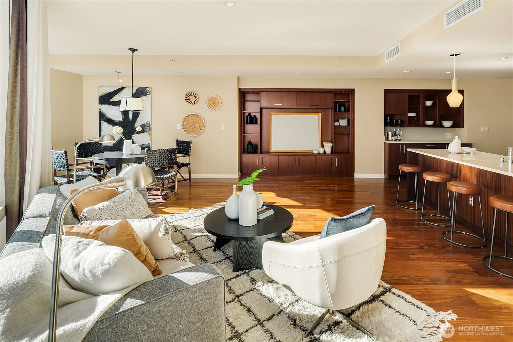 500 106th Avenue NE Unit: 3709