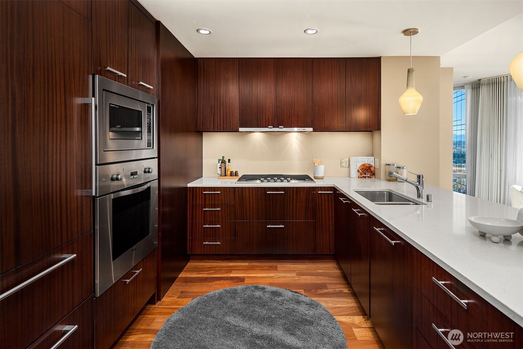 500 106th Avenue NE Unit: 3709