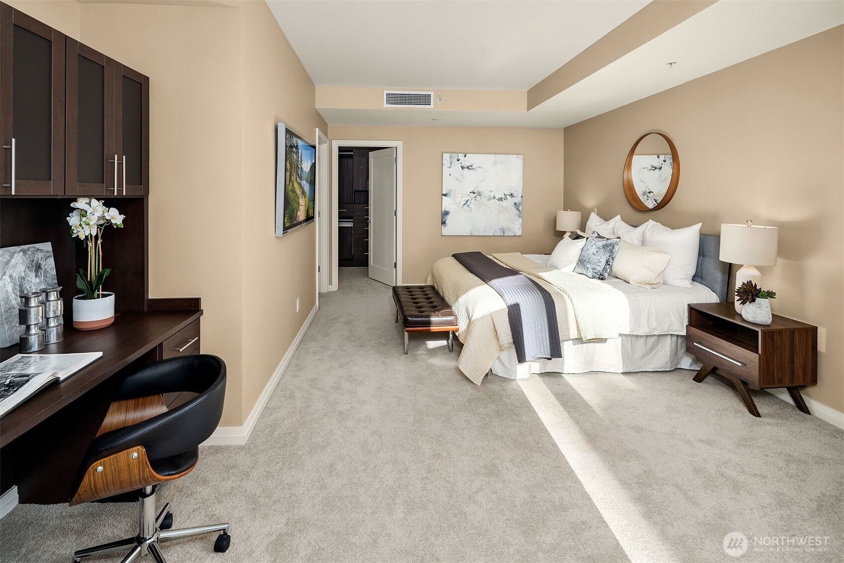 500 106th Avenue NE Unit: 3709