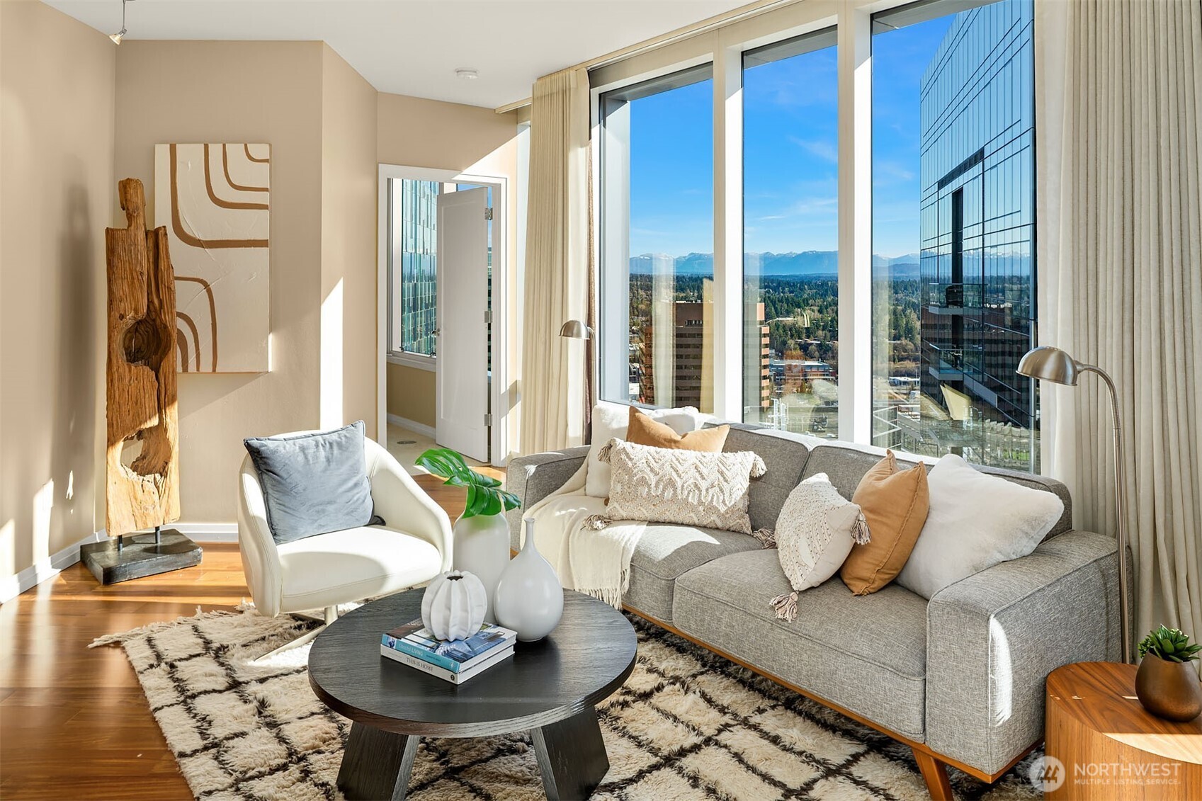 500 106th Avenue NE Unit: 3709
