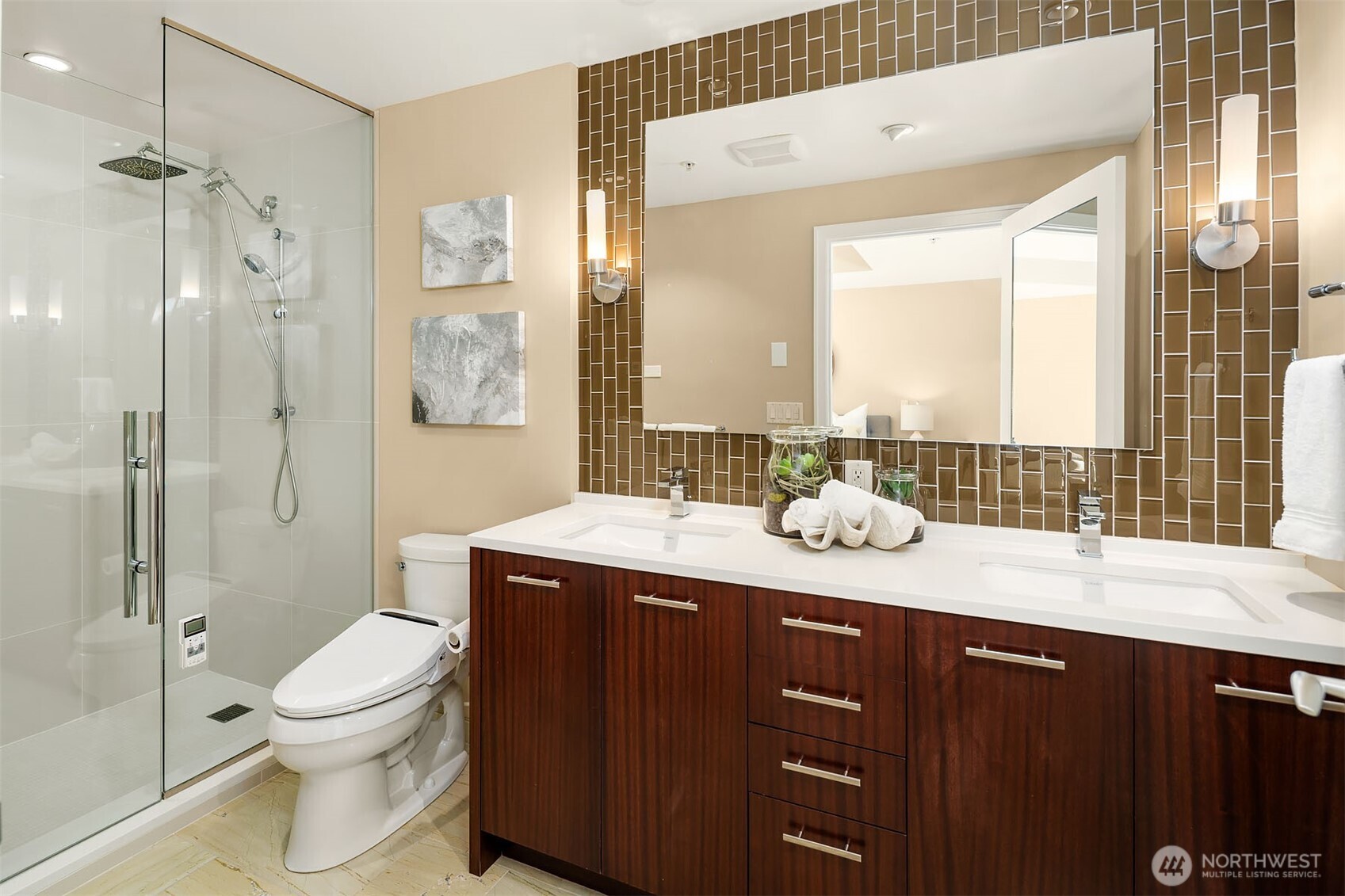 500 106th Avenue NE Unit: 3709