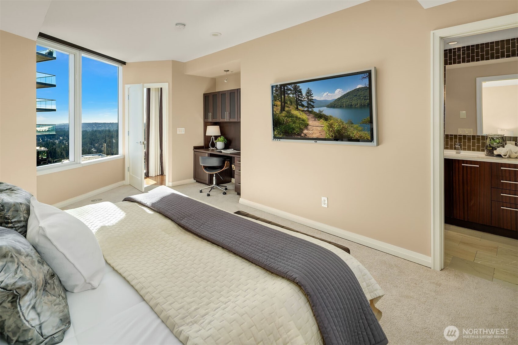 500 106th Avenue NE Unit: 3709