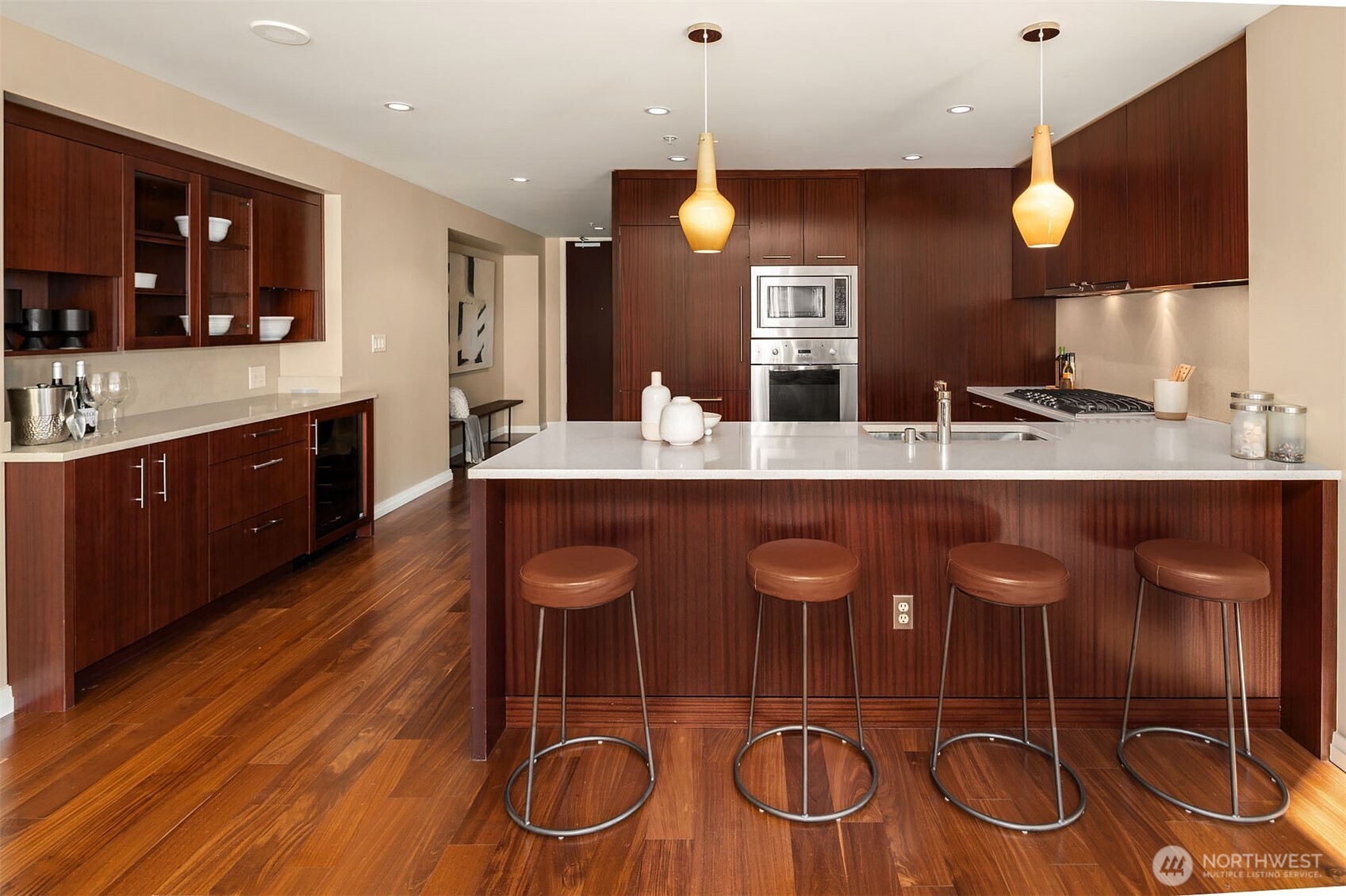 500 106th Avenue NE Unit: 3709