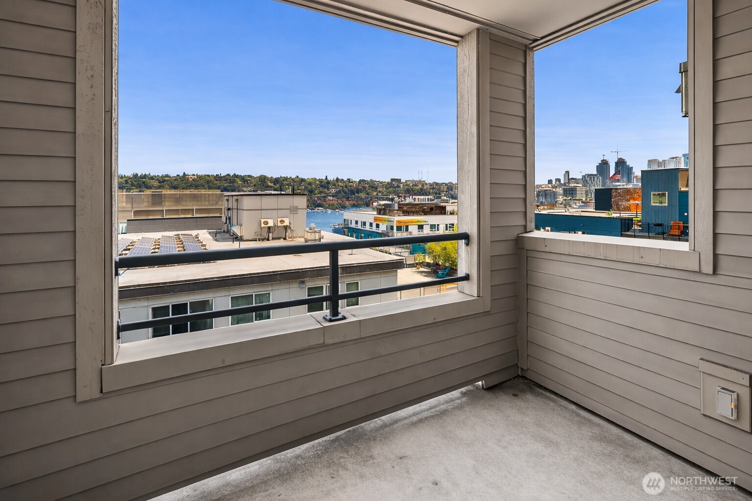 1504 Aurora Avenue N Unit: 311