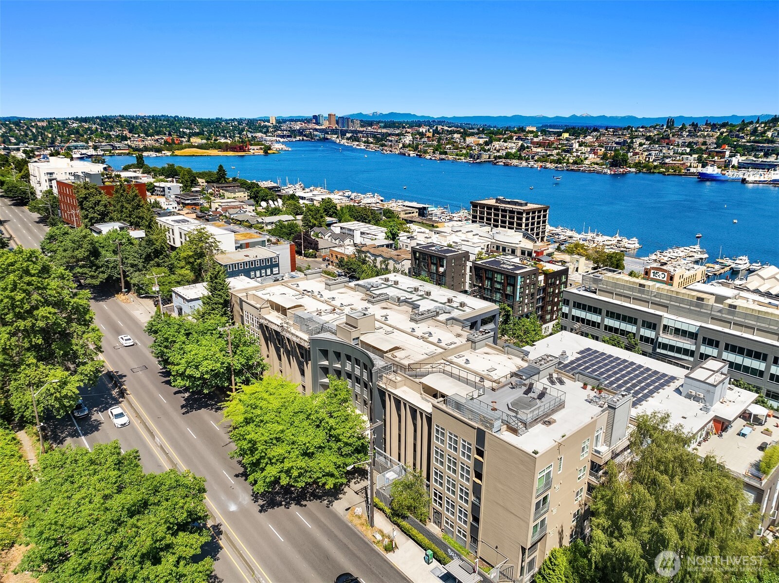 1504 Aurora Avenue N Unit: 311