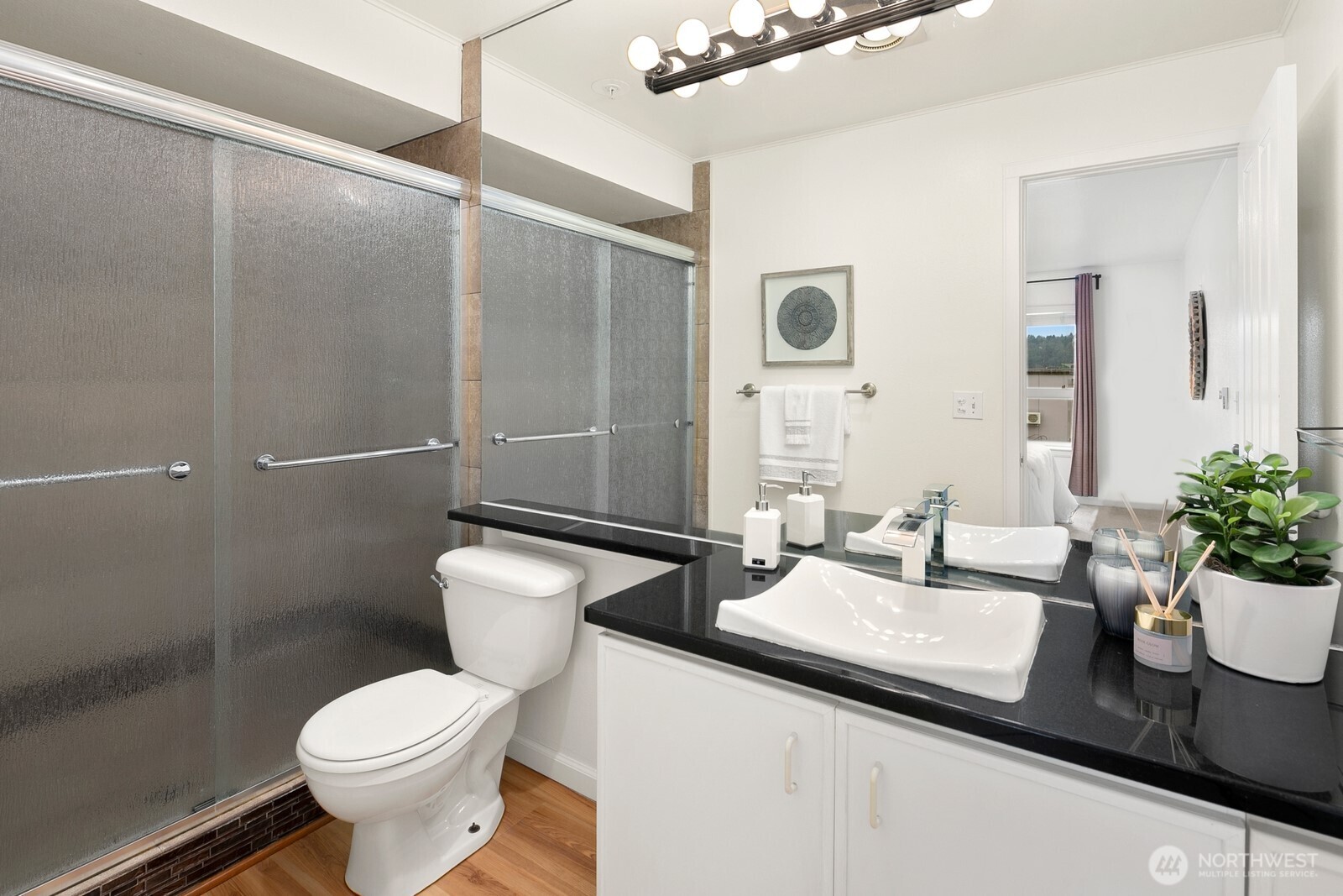 1504 Aurora Avenue N Unit: 311