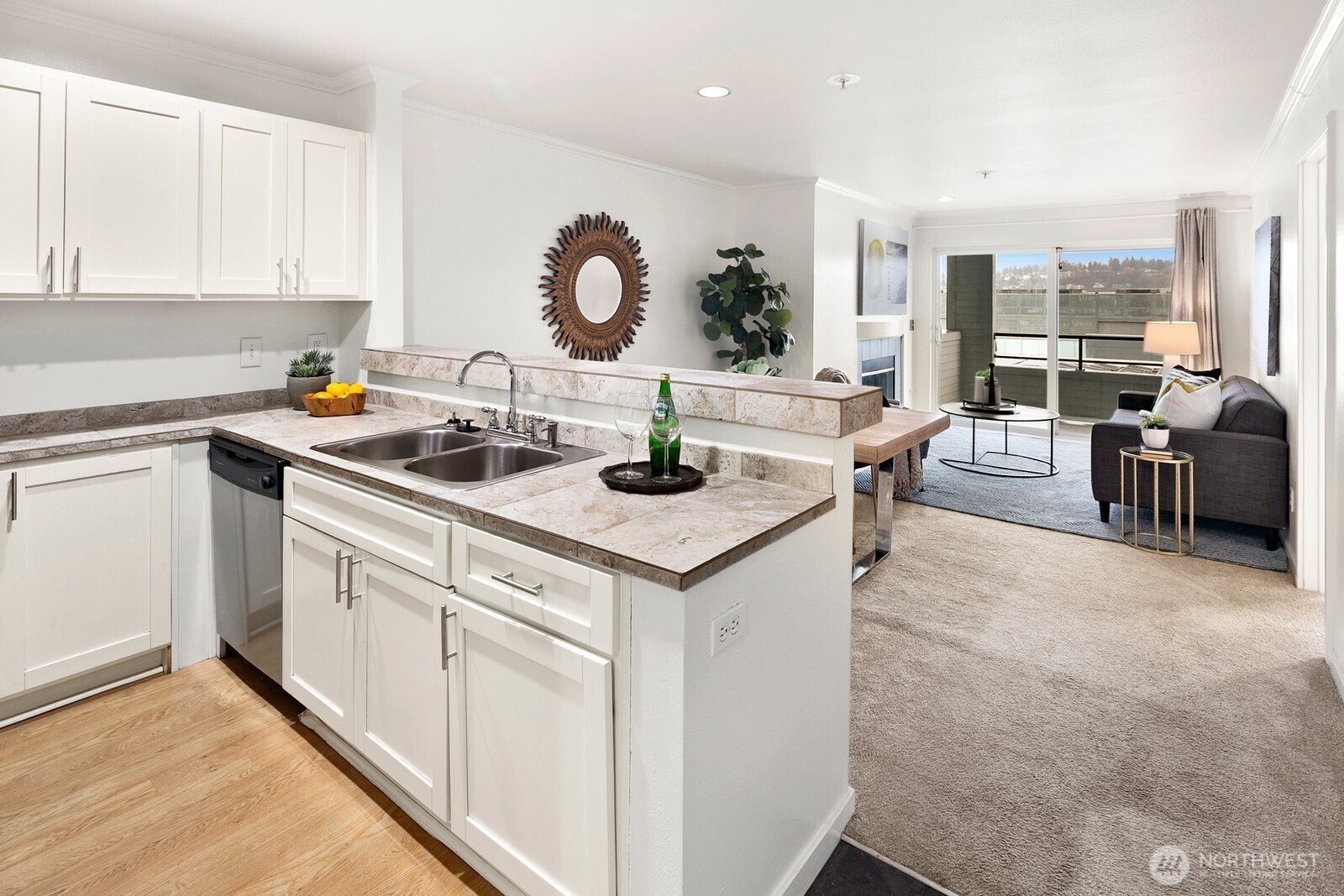 1504 Aurora Avenue N Unit: 311
