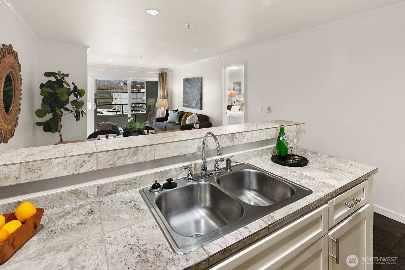 1504 Aurora Avenue N Unit: 311