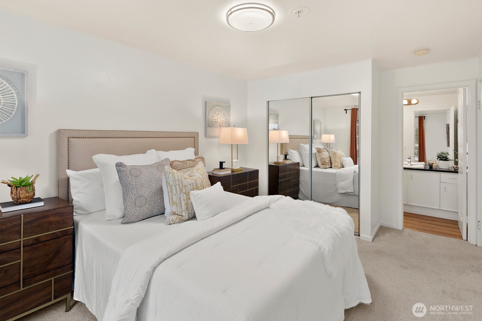 1504 Aurora Avenue N Unit: 311