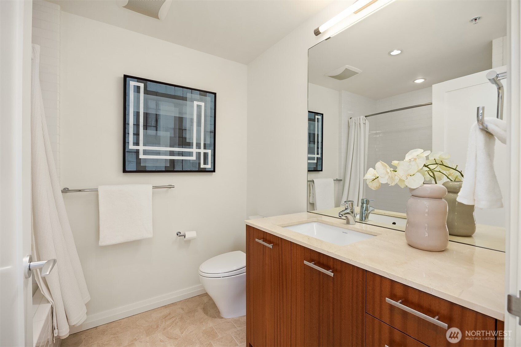 500 106th Avenue NE Unit: 3705