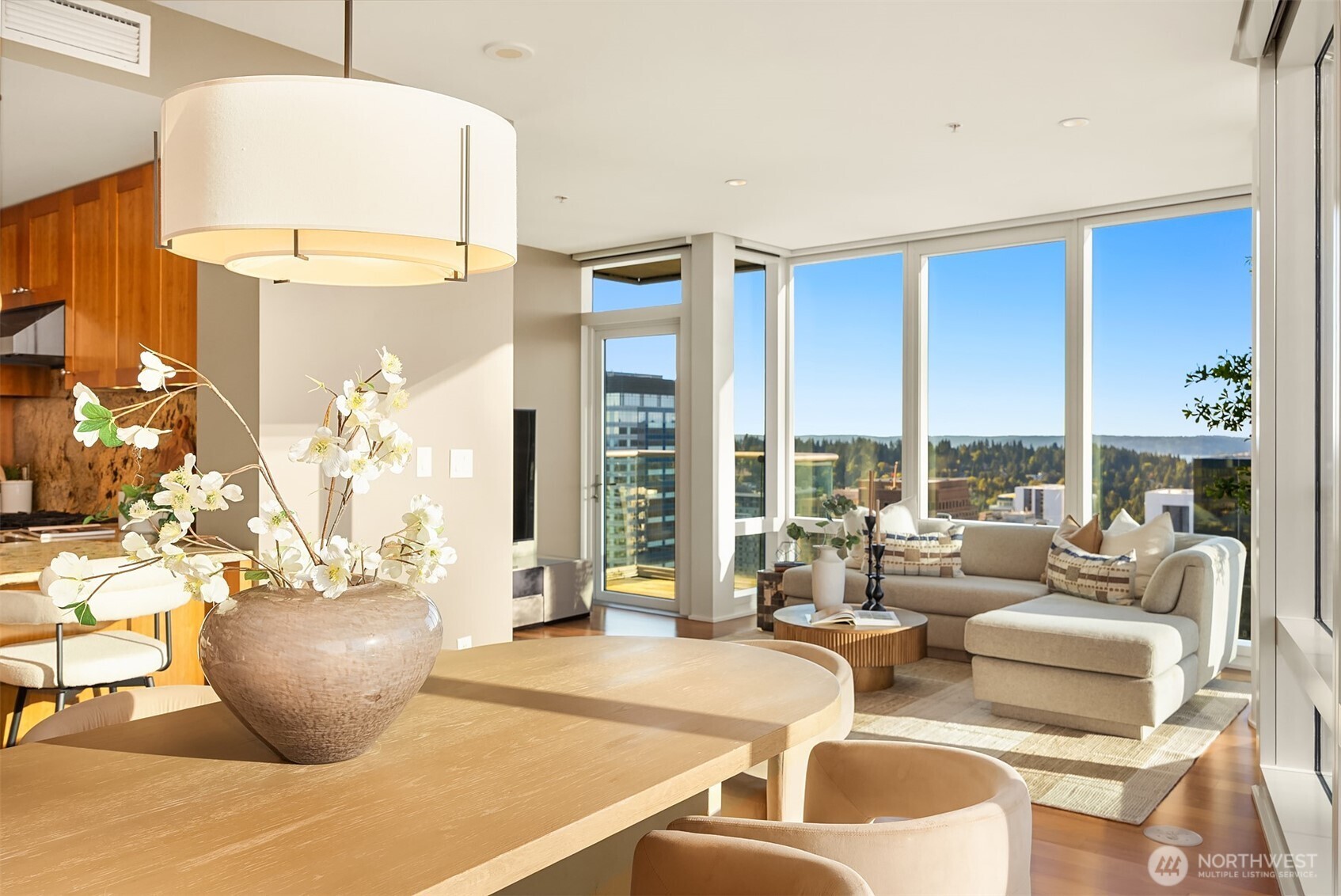 500 106th Avenue NE Unit: 3705