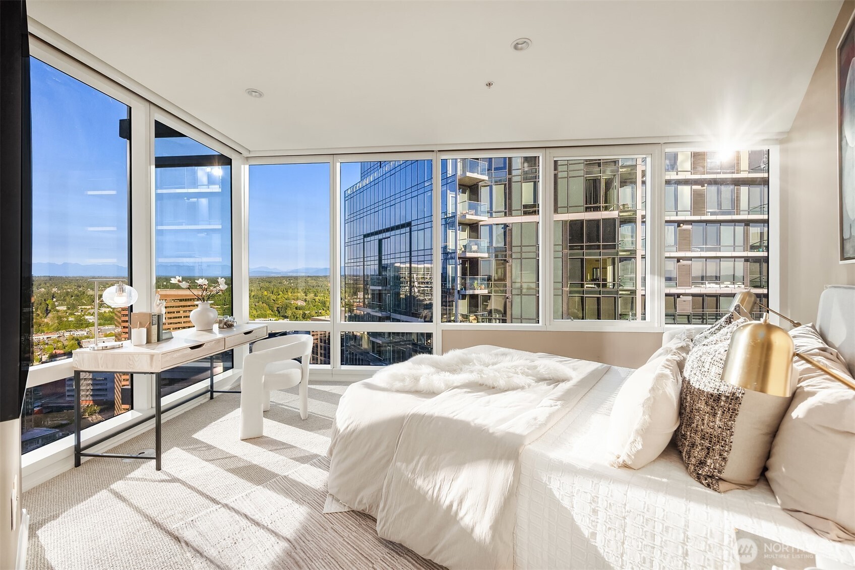 500 106th Avenue NE Unit: 3705