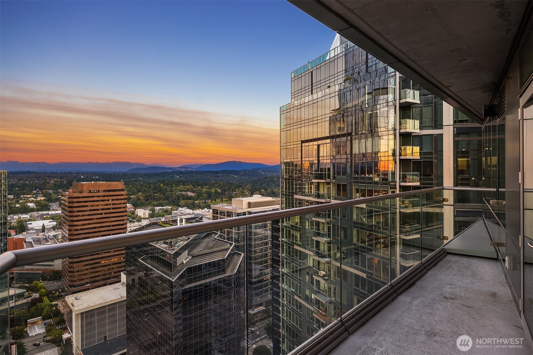 500 106th Avenue NE Unit: 3705