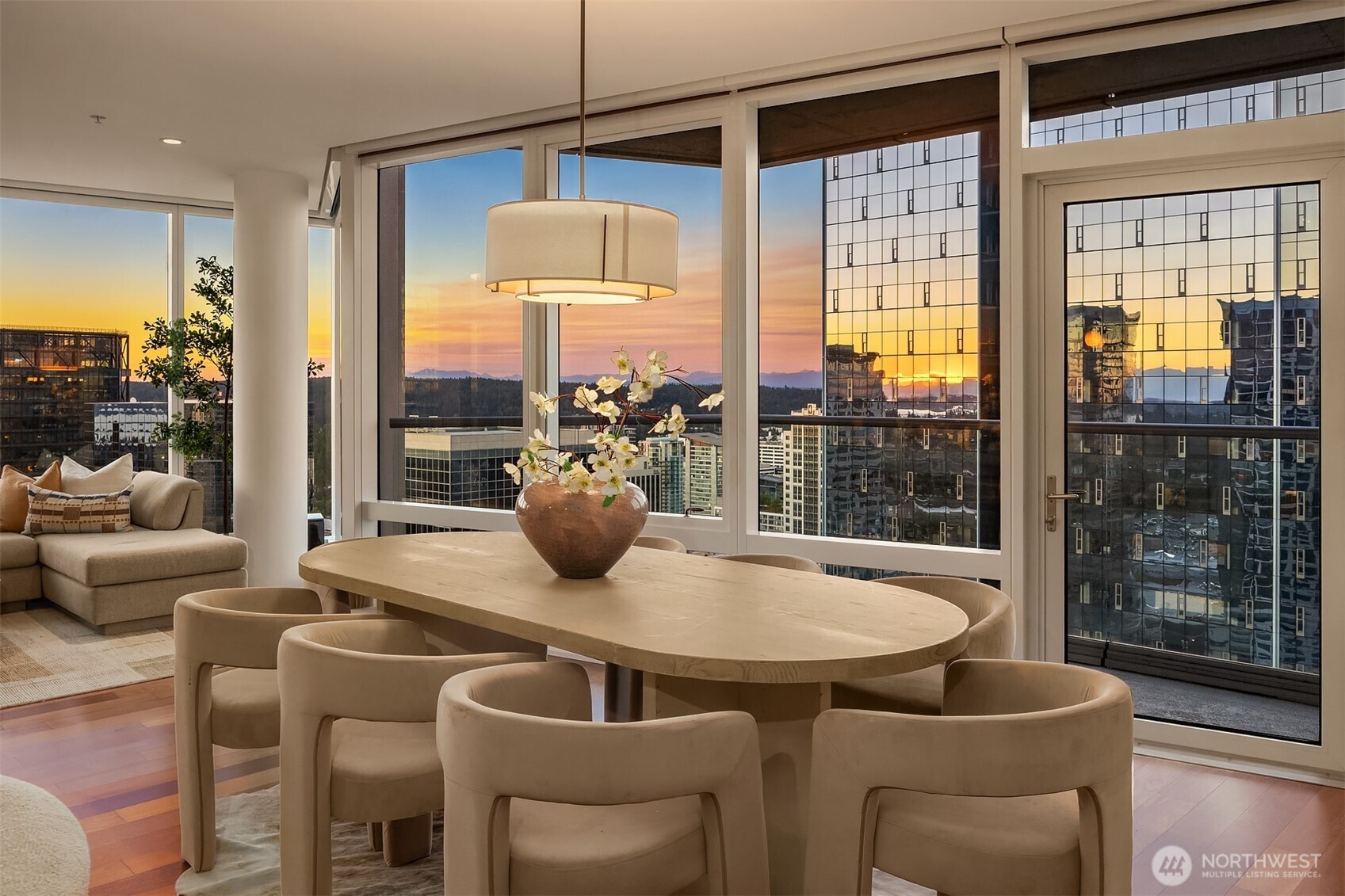500 106th Avenue NE Unit: 3705