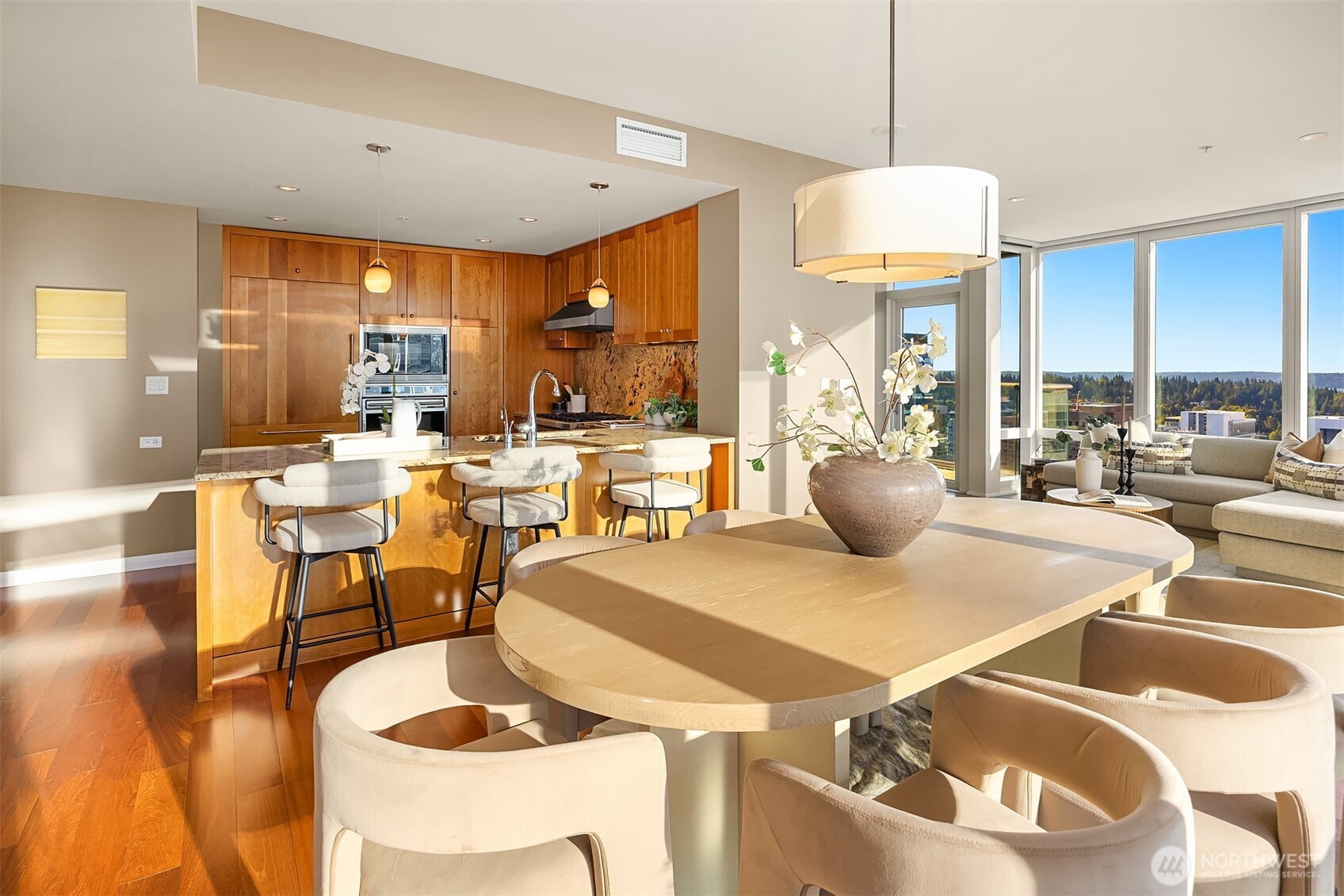 500 106th Avenue NE Unit: 3705