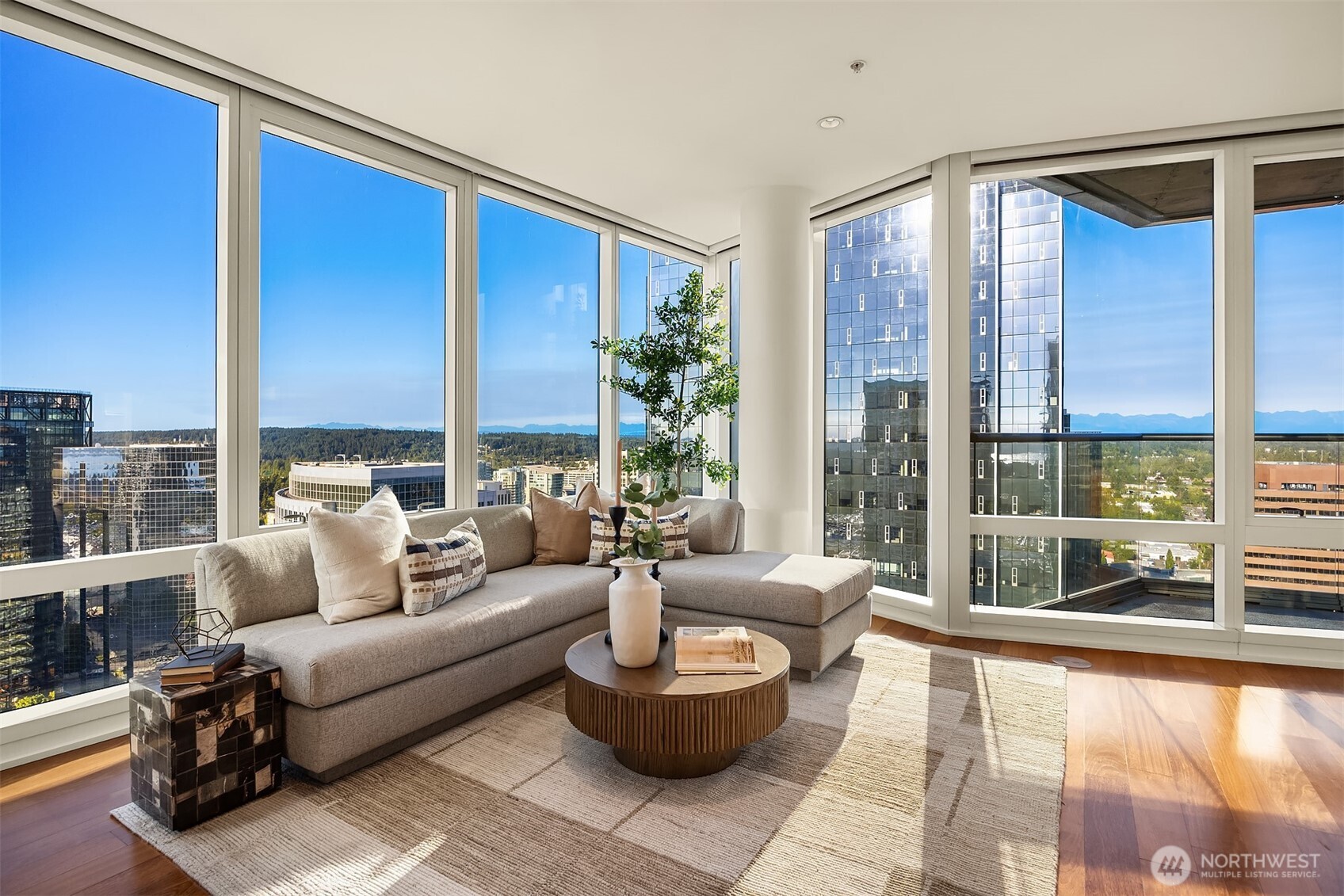 500 106th Avenue NE Unit: 3705