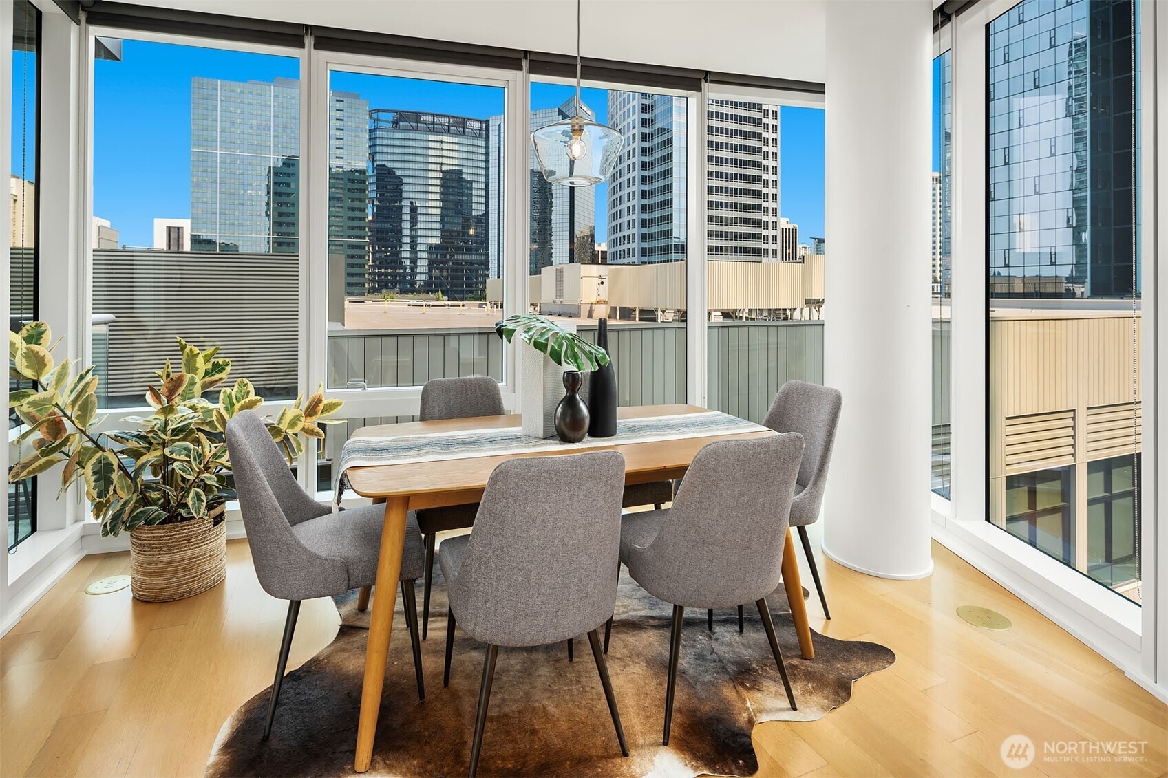 500 106th Avenue NE Unit: 905