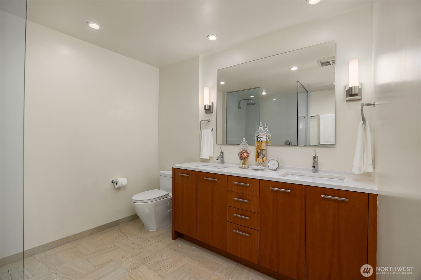 500 106th Avenue NE Unit: 1313