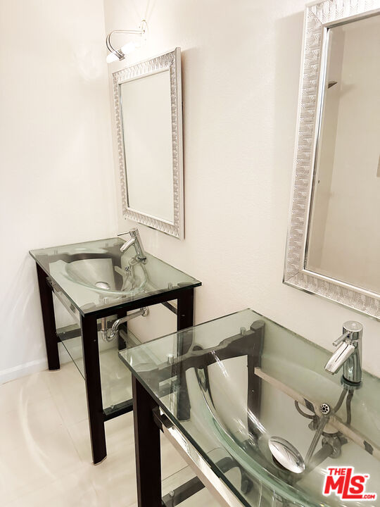 4722 Park Granada Unit: 206