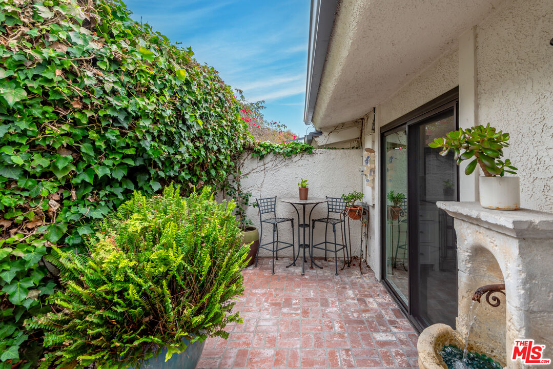6766 Las Olas Way