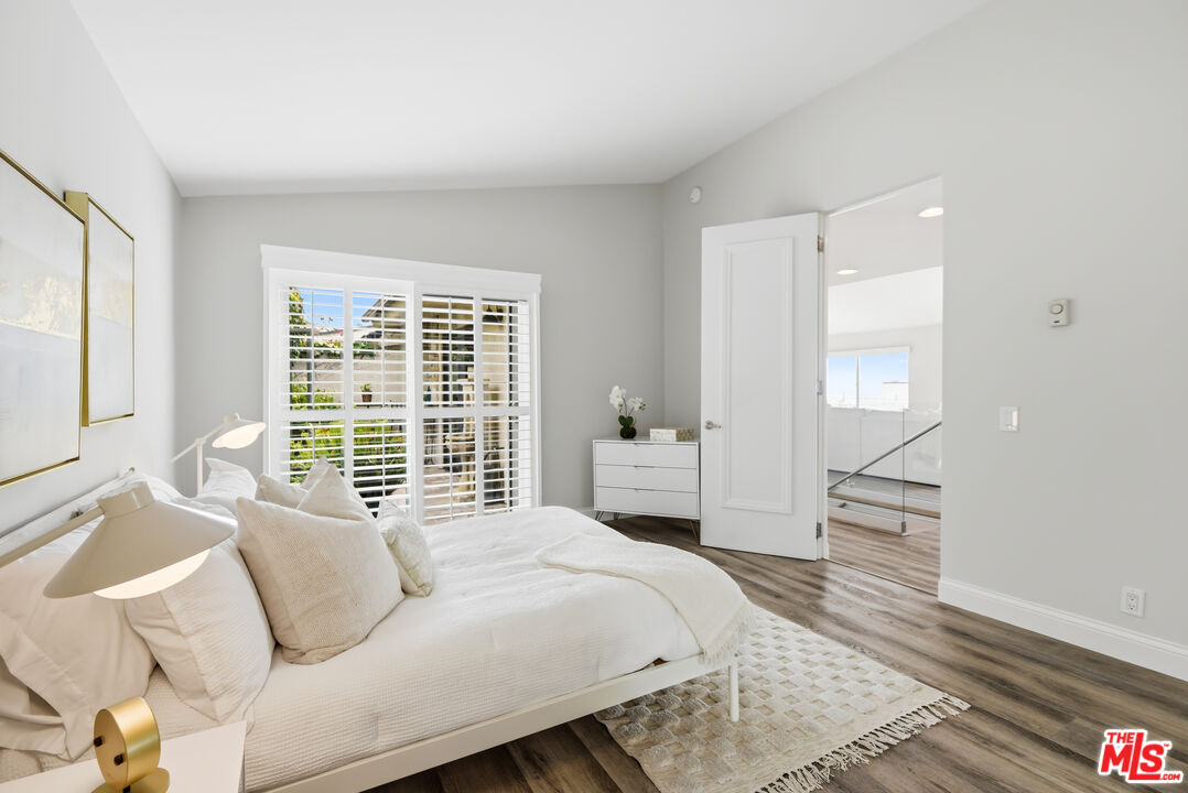 6766 Las Olas Way