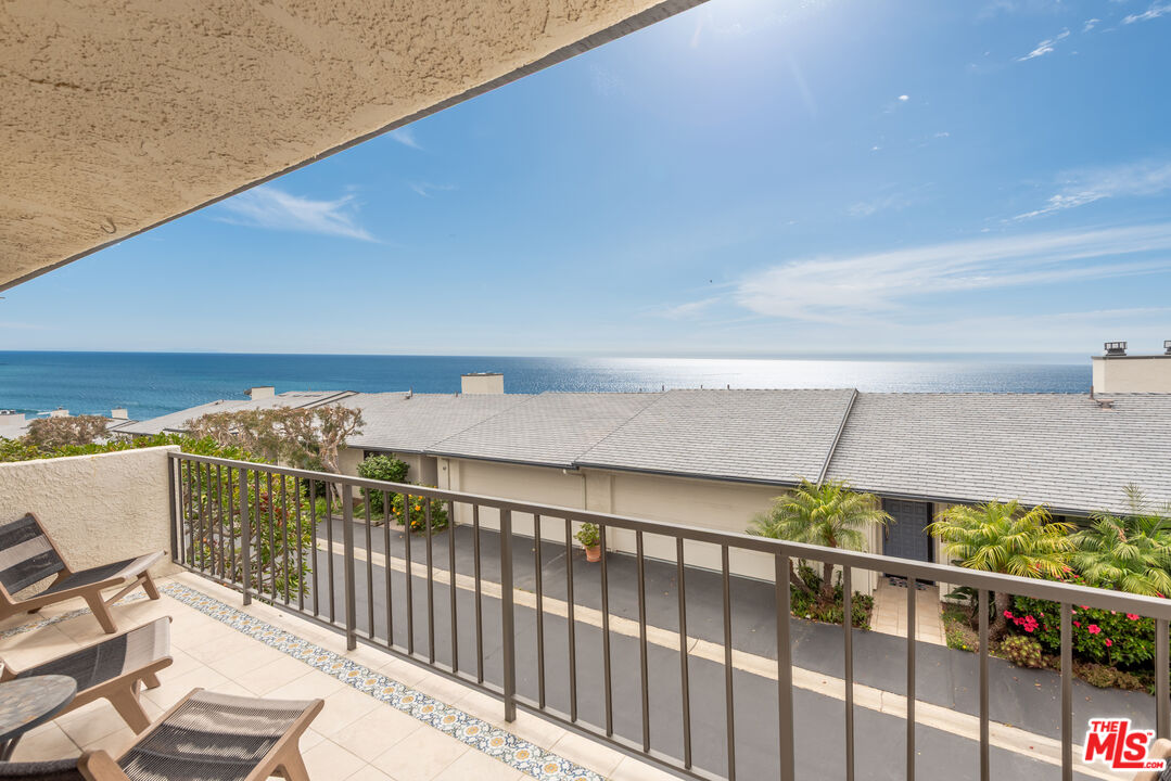 6766 Las Olas Way