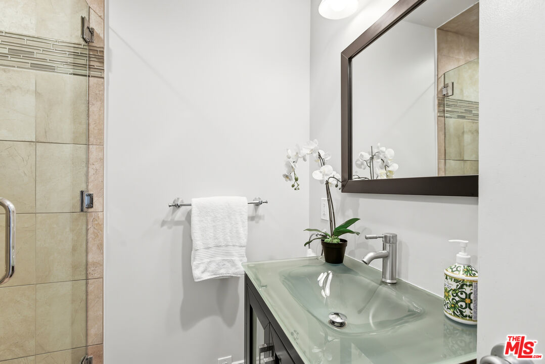 6766 Las Olas Way