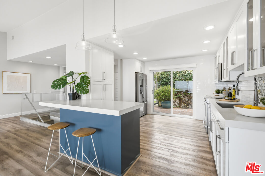 6766 Las Olas Way