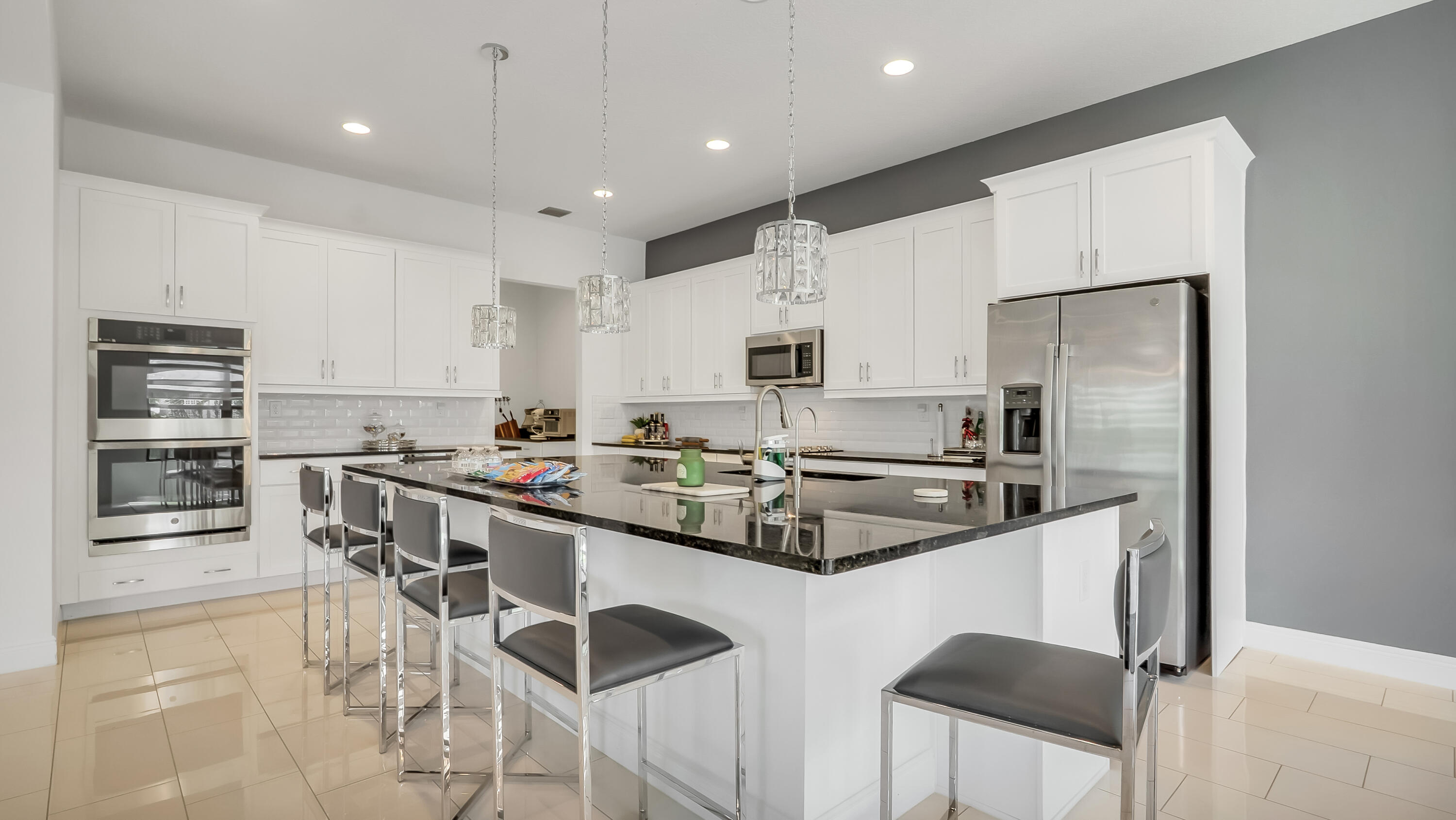 8550 NW 39th Court