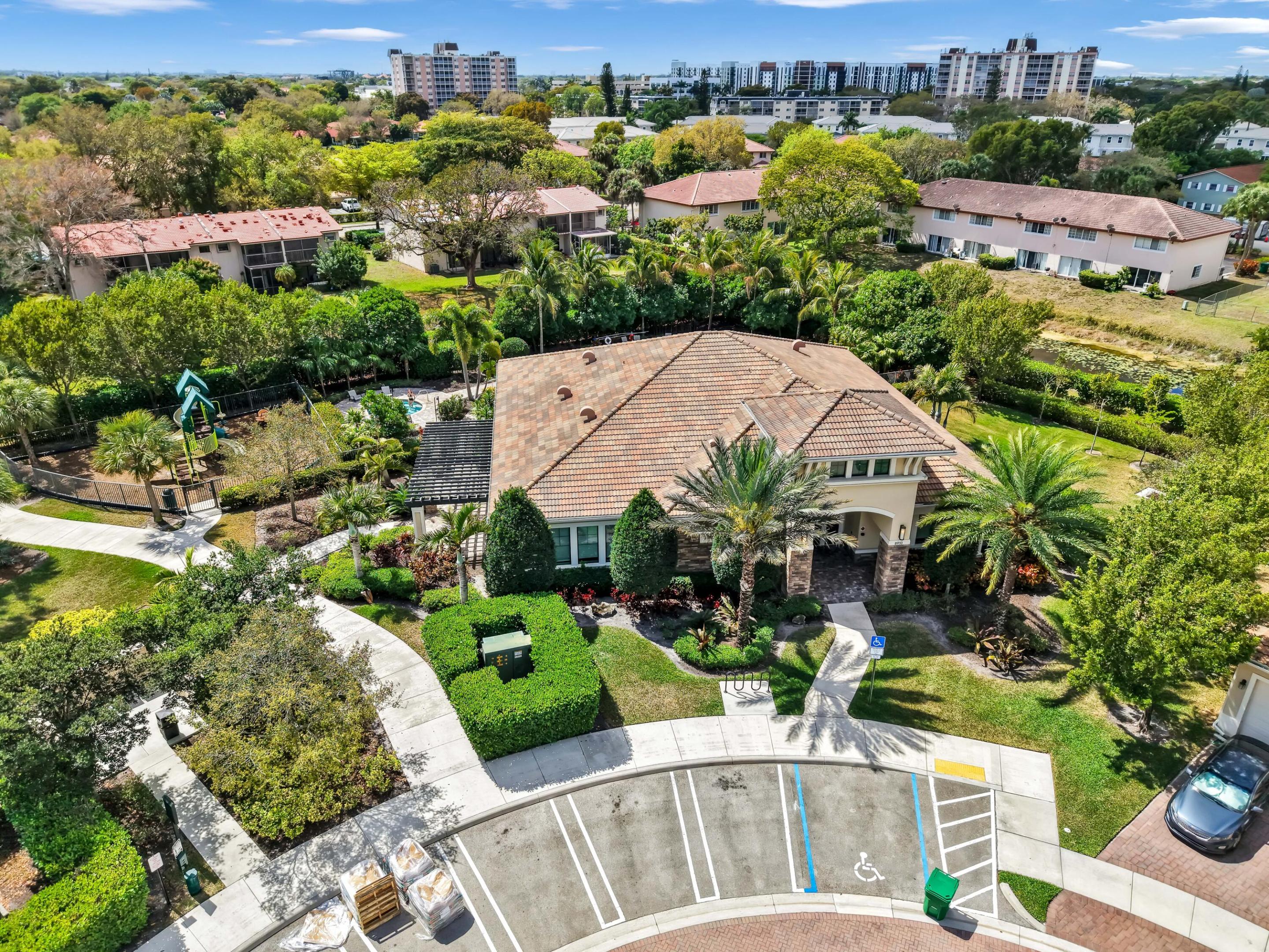 8550 NW 39th Court