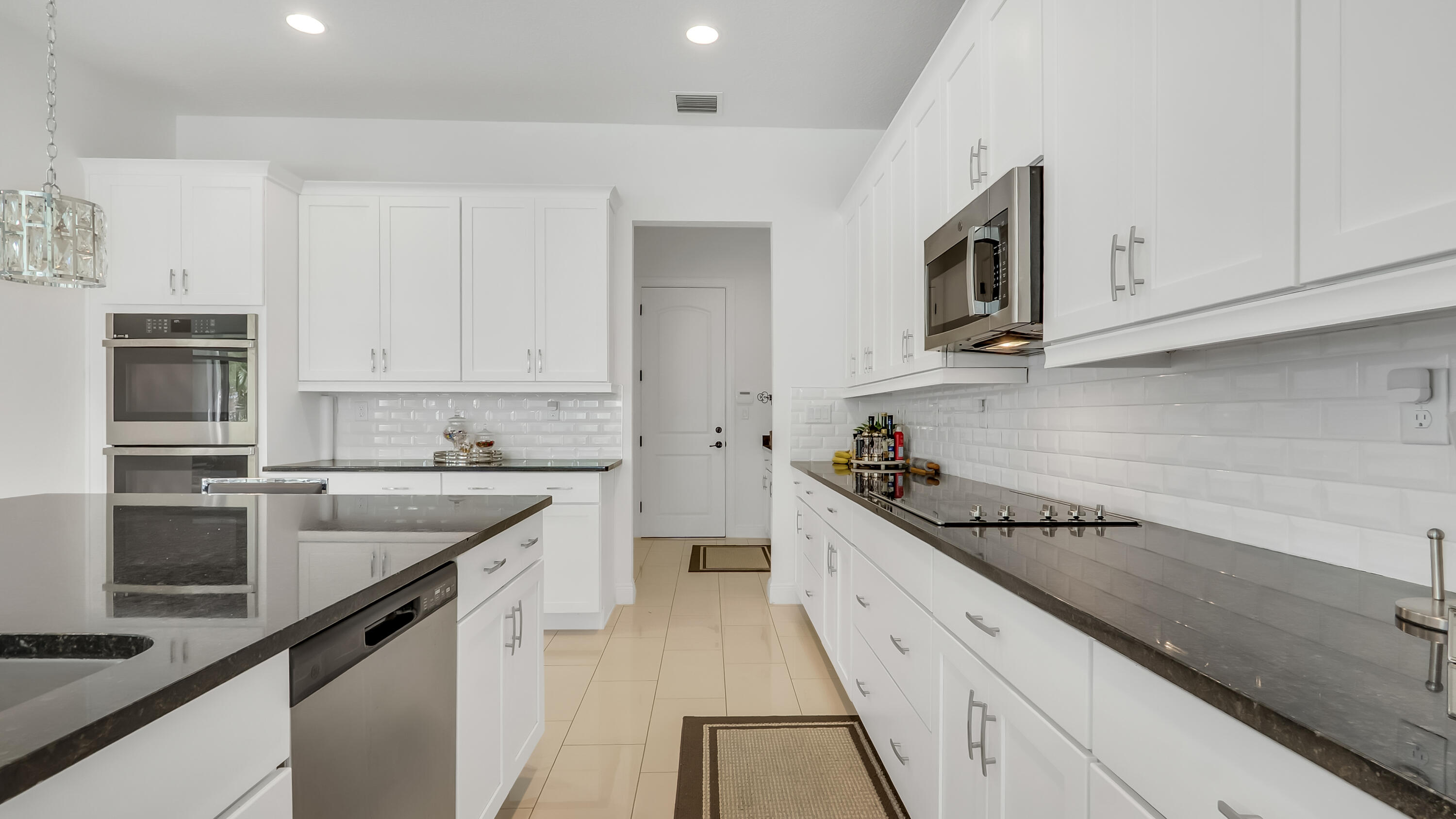 8550 NW 39th Court