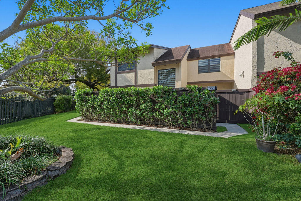 1871 Bayberry Drive 1871