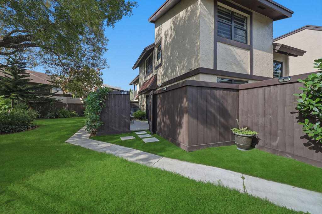 1871 Bayberry Drive 1871