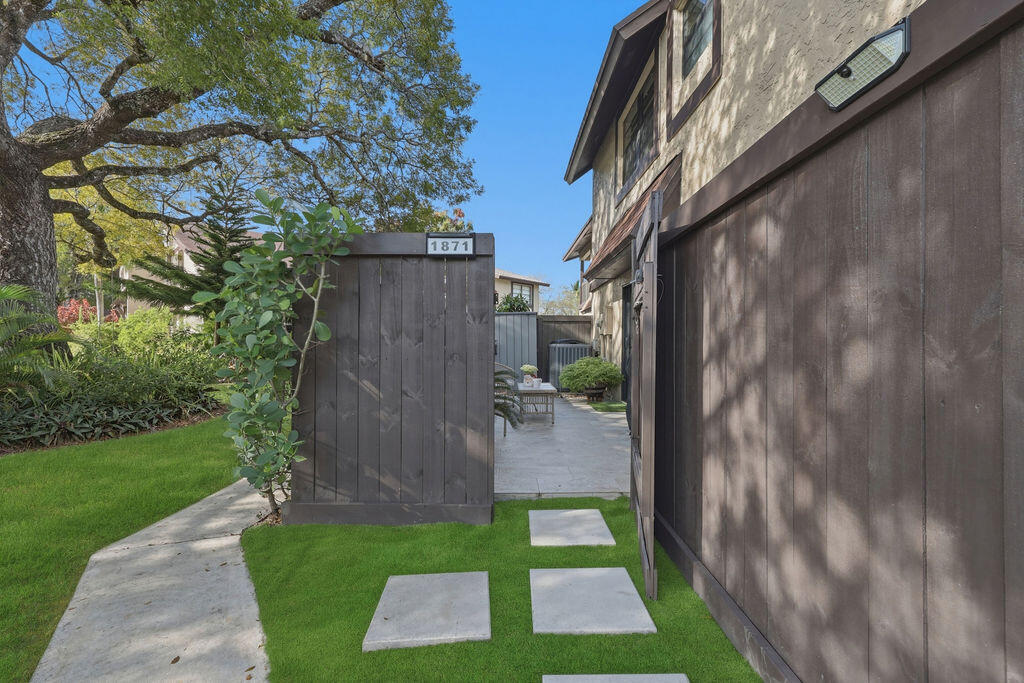 1871 Bayberry Drive 1871