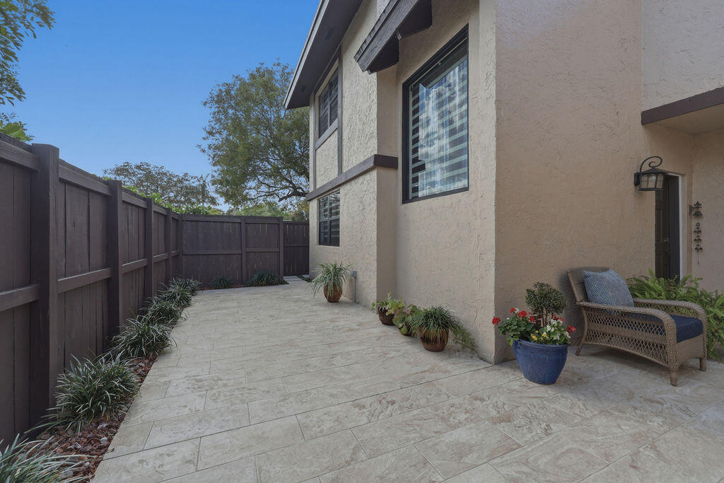 1871 Bayberry Drive 1871