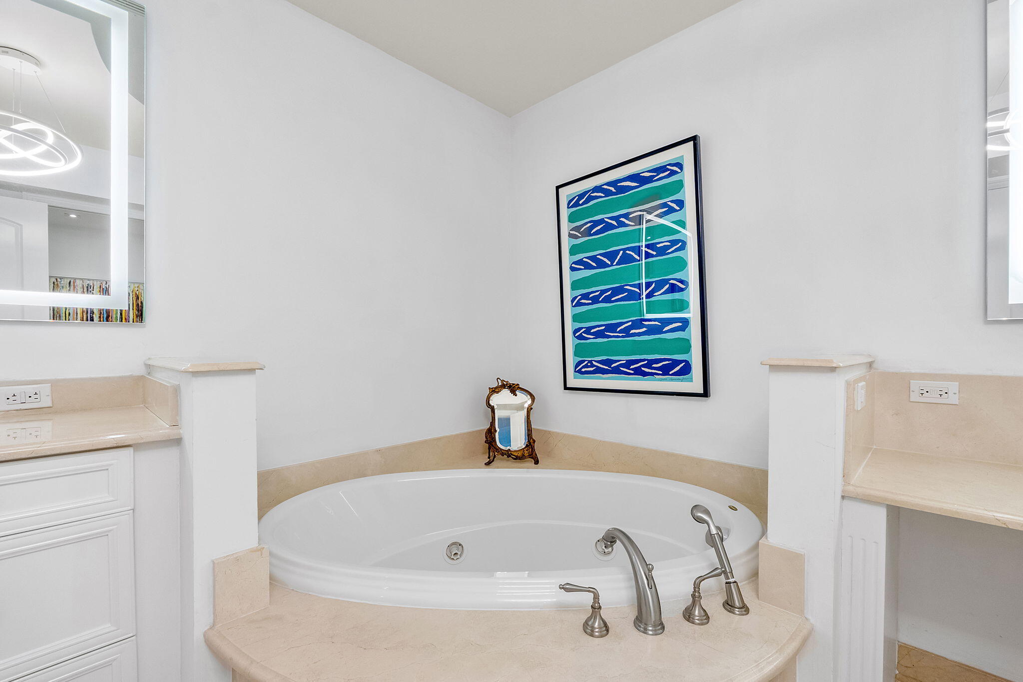 1 N Ocean Boulevard 402