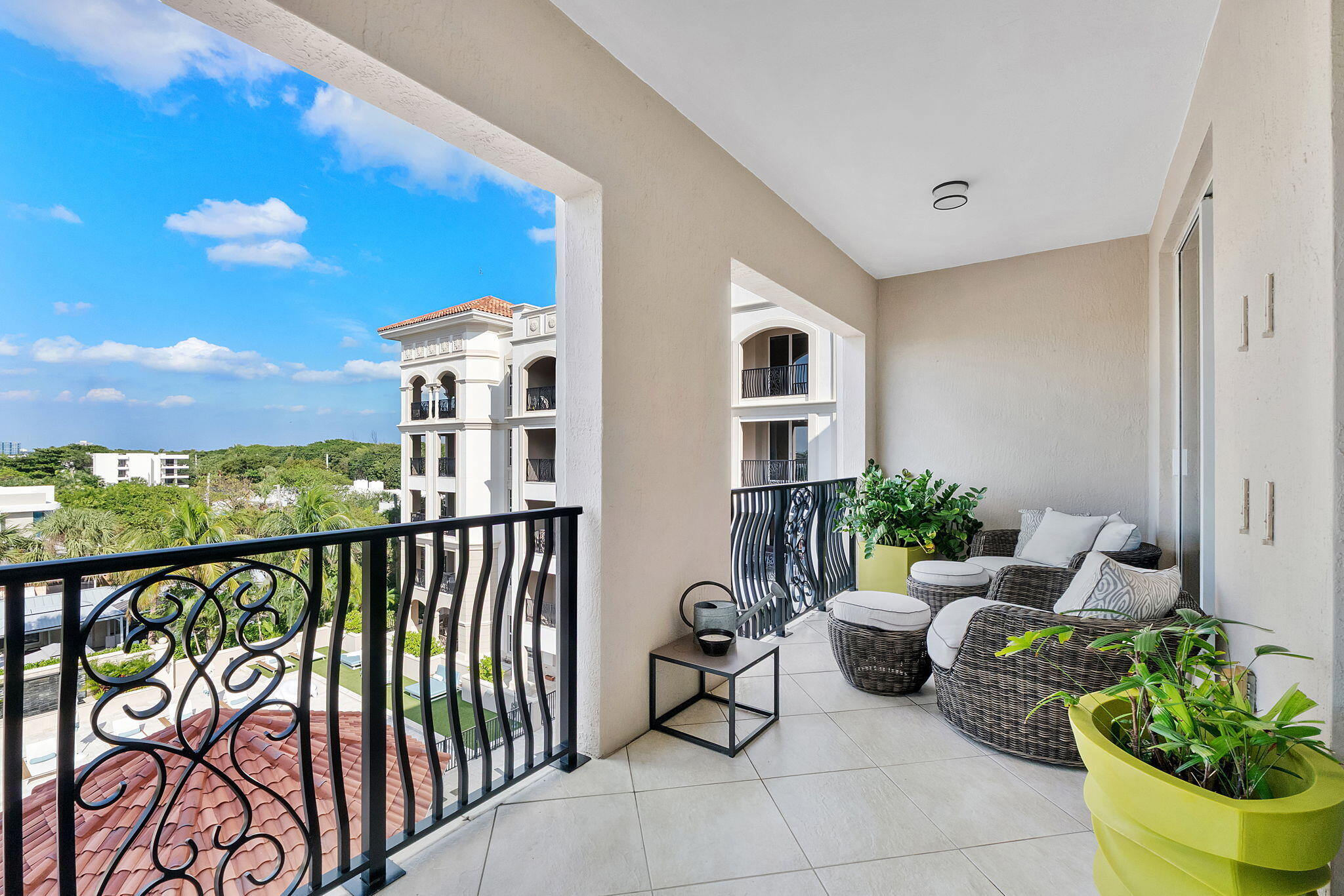 1 N Ocean Boulevard 402