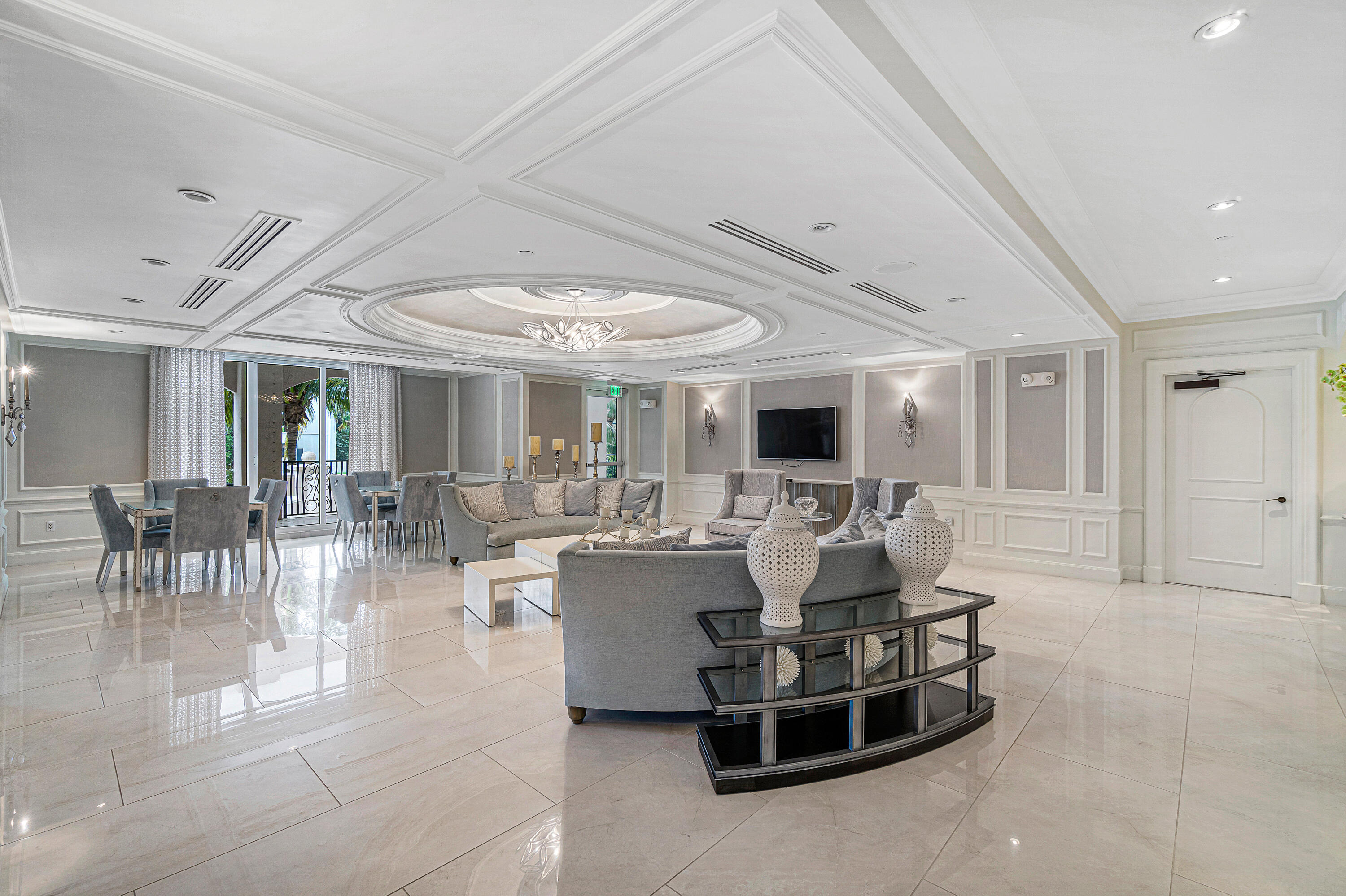 1 N Ocean Boulevard 402